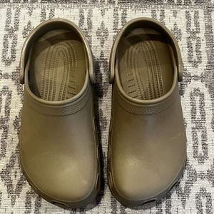 Crocs Khaki/Tan Clogs Original Classic Mules Shoes Women’s Size 9 Mens 7